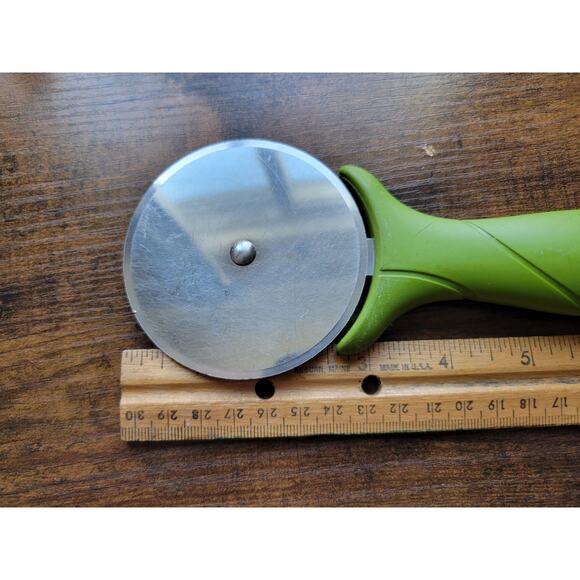 Joie 3" Pizza Cutter/Wheel, Slicer w/Green Handle - 8" long - Picture 8 of 9